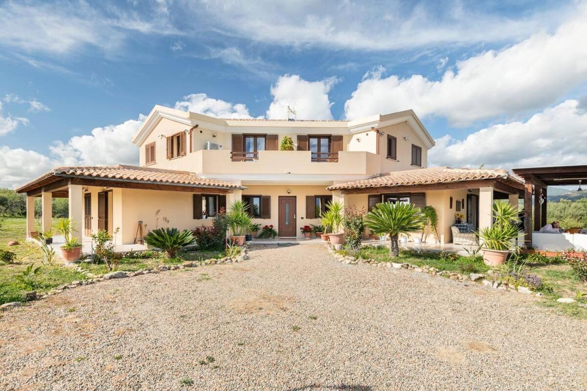 Villa Maria Maracalagonis ภายนอก รูปภาพ